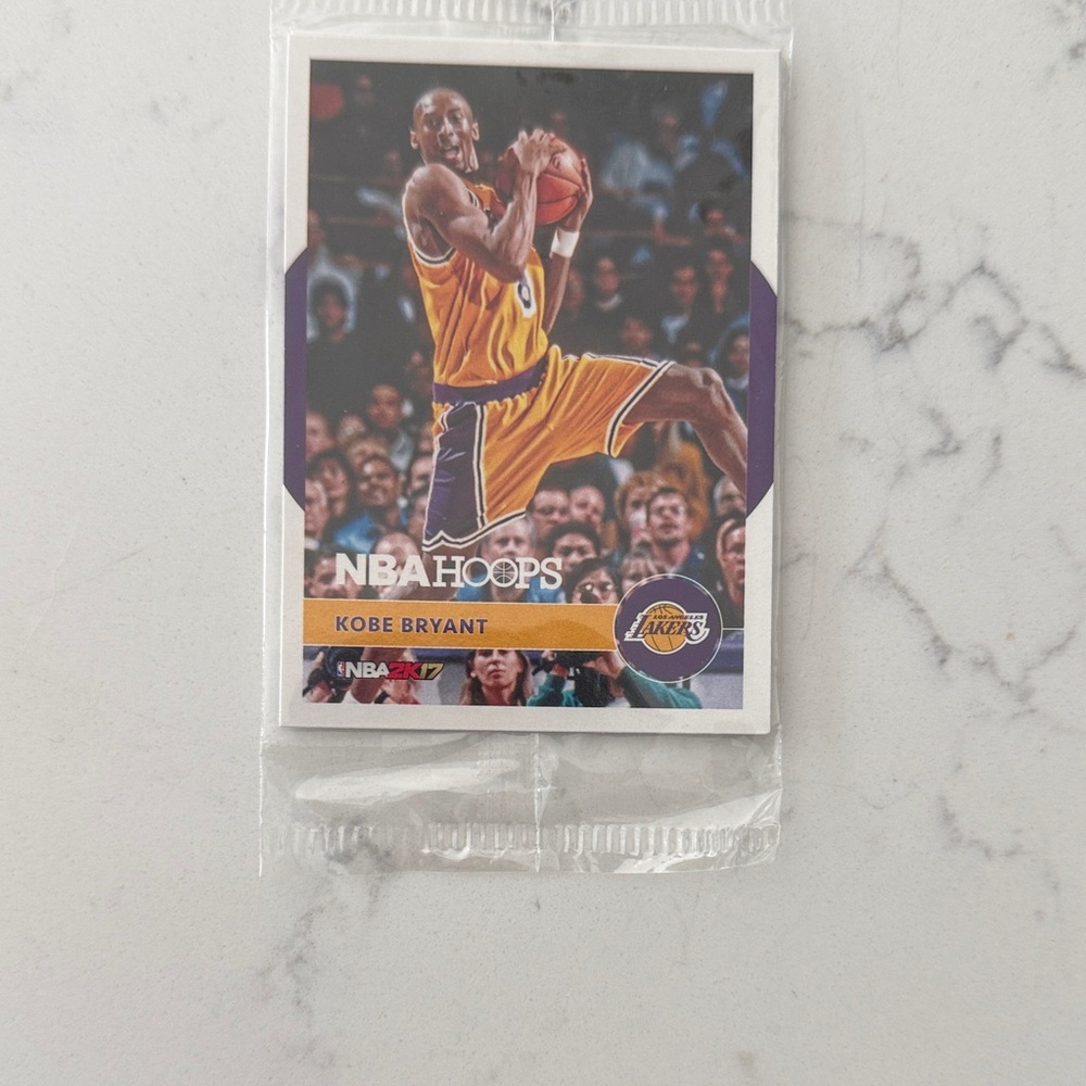 Kobe Bryant NBA Hoops Trading Card - Lakers Yellow/Purple